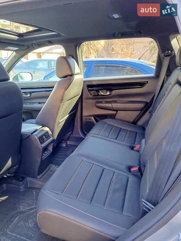 Внедорожник / Кроссовер Honda CR-V 2023 в Черновцах