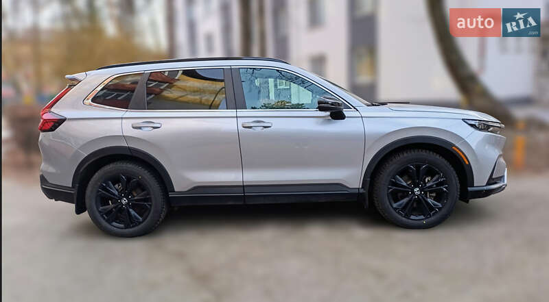 Внедорожник / Кроссовер Honda CR-V 2023 в Черновцах
