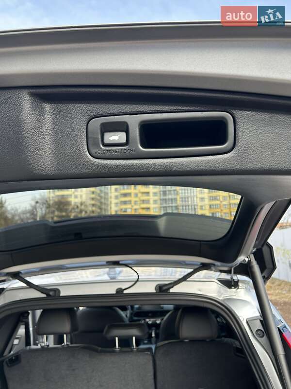 Внедорожник / Кроссовер Honda CR-V 2023 в Львове