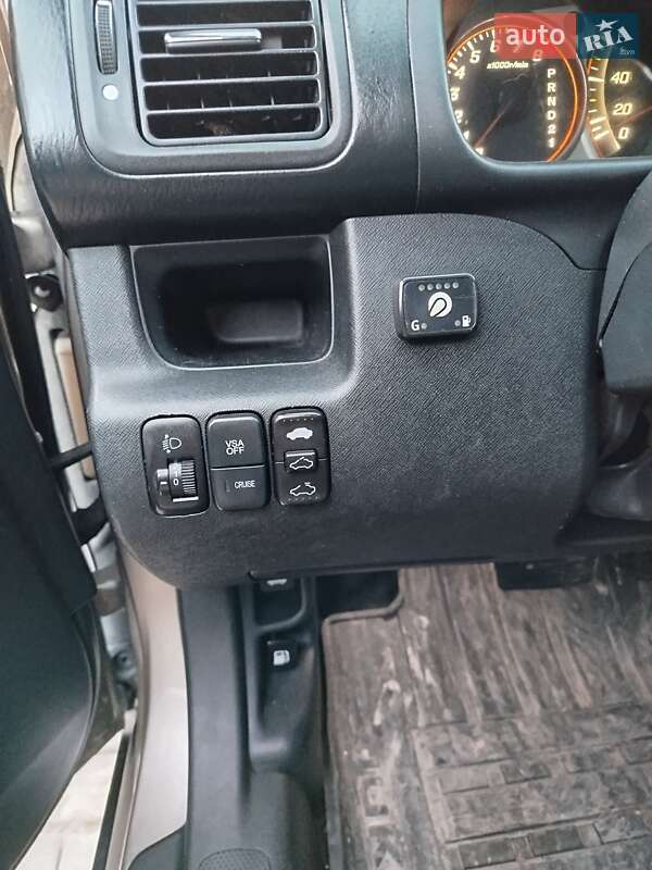 Внедорожник / Кроссовер Honda CR-V 2005 в Зборове