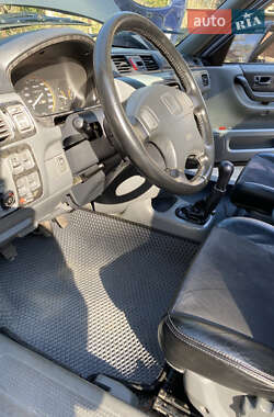 Позашляховик / Кросовер Honda CR-V 1998 в 