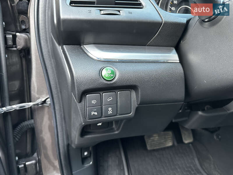 Внедорожник / Кроссовер Honda CR-V 2017 в Броварах фото 3 Внедорожник / Кроссовер Honda CR-V 2017 в Броварах