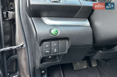 Внедорожник / Кроссовер Honda CR-V 2017 в 