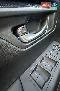 Позашляховик / Кросовер Honda CR-V 2022 в 