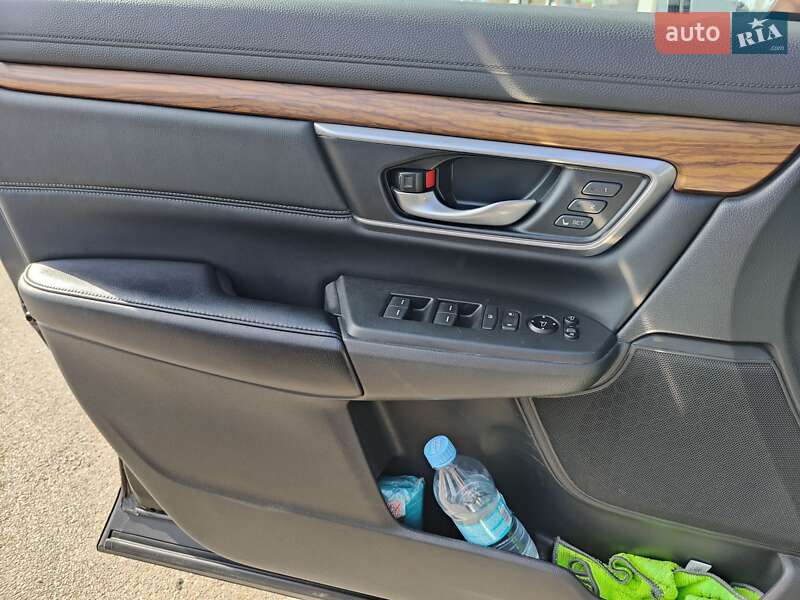 Внедорожник / Кроссовер Honda CR-V 2017 в Киеве