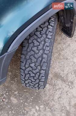 Позашляховик / Кросовер Honda CR-V 1998 в 