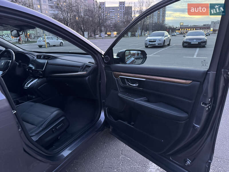Внедорожник / Кроссовер Honda CR-V 2020 в Киеве