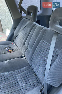 Внедорожник / Кроссовер Honda CR-V 2000 в 
