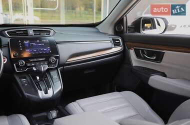 Внедорожник / Кроссовер Honda CR-V 2018 в 