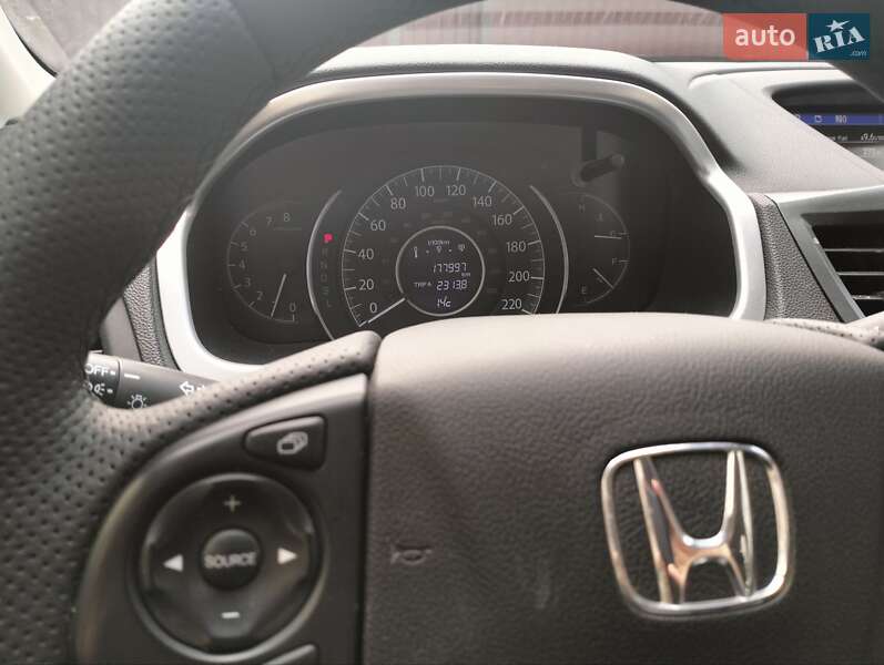 Позашляховик / Кросовер Honda CR-V 2015 в Полтаві
