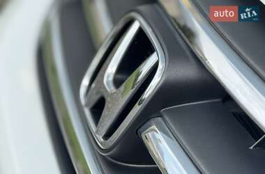Внедорожник / Кроссовер Honda CR-V 2015 в 