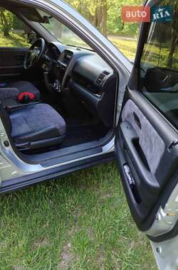 Позашляховик / Кросовер Honda CR-V 2005 в 