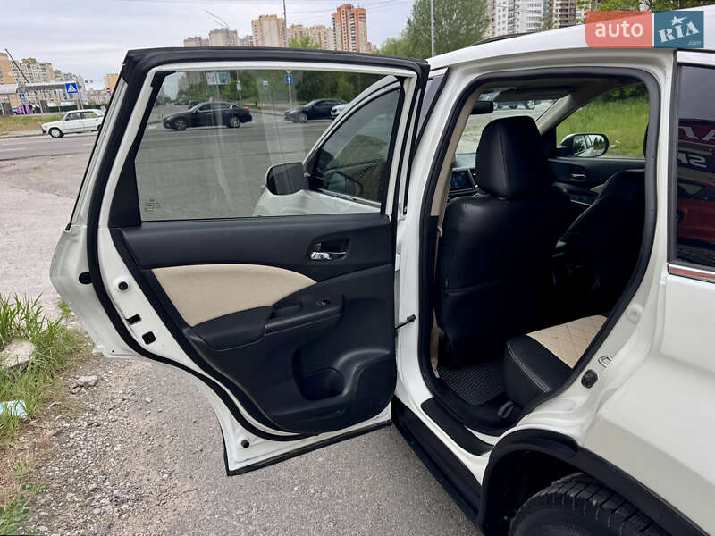 Позашляховик / Кросовер Honda CR-V 2015 в Києві