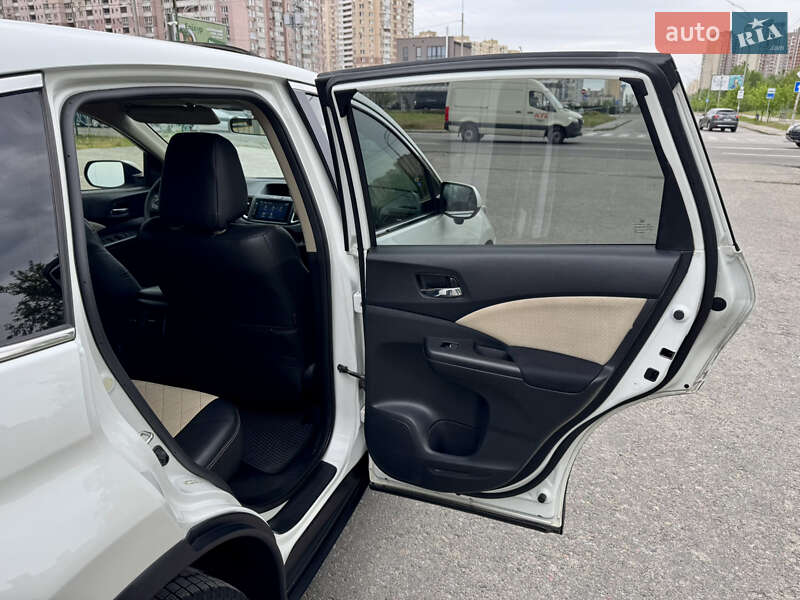 Позашляховик / Кросовер Honda CR-V 2015 в Києві