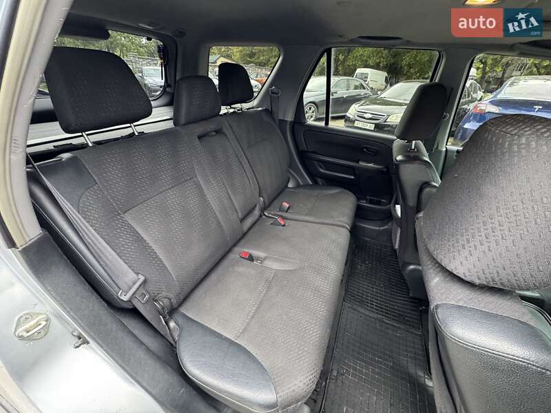 Внедорожник / Кроссовер Honda CR-V 2003 в Ивано-Франковске