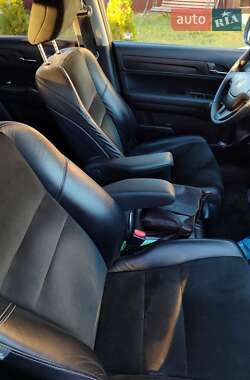 Внедорожник / Кроссовер Honda CR-V 2010 в 