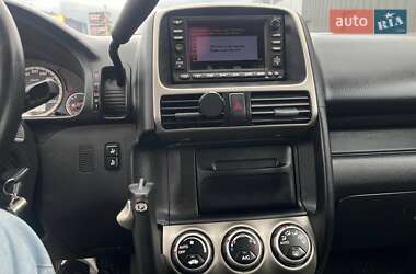 Позашляховик / Кросовер Honda CR-V 2003 в 
