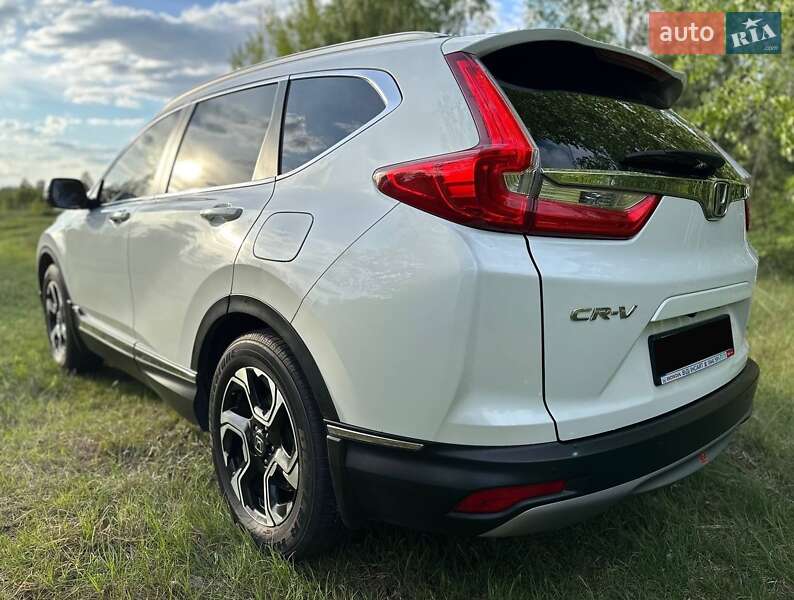 Внедорожник / Кроссовер Honda CR-V 2020 в Макарове