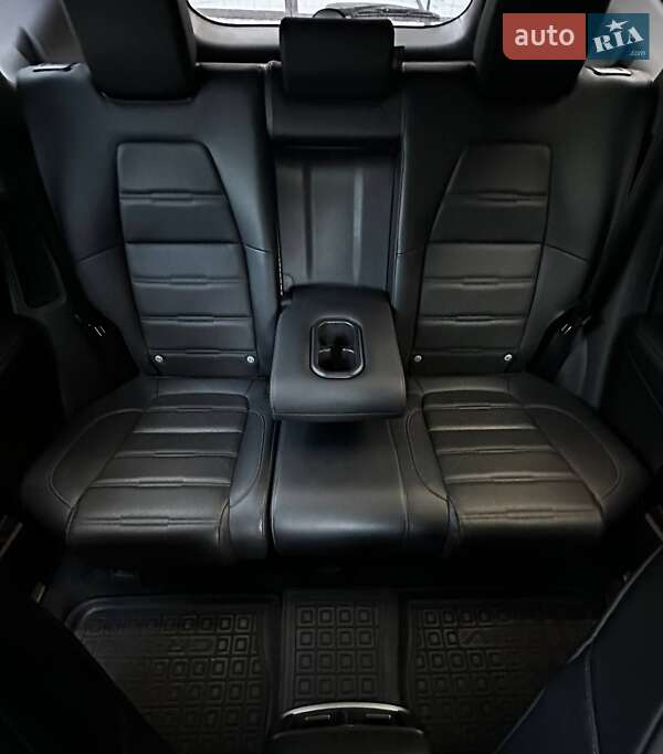 Внедорожник / Кроссовер Honda CR-V 2020 в Макарове