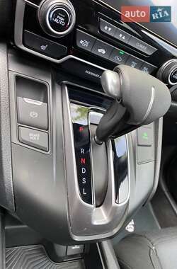 Позашляховик / Кросовер Honda CR-V 2017 в 