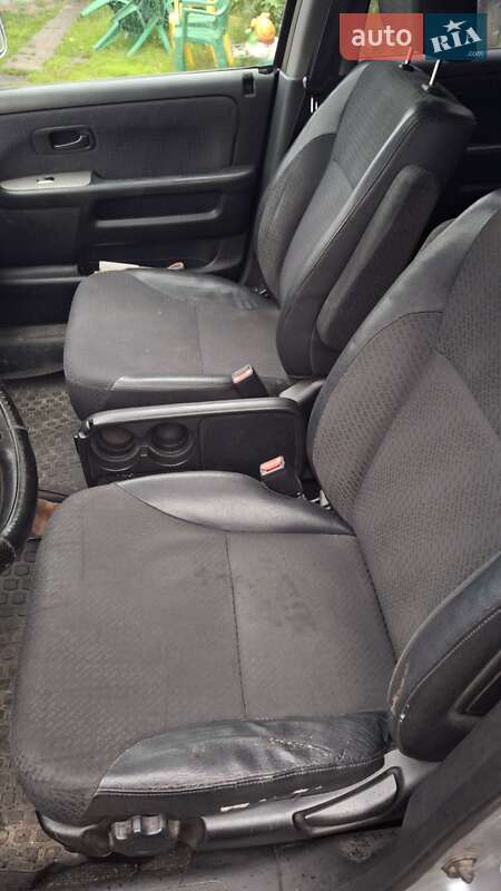 Внедорожник / Кроссовер Honda CR-V 2003 в Киеве