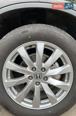 Позашляховик / Кросовер Honda CR-V 2011 в 