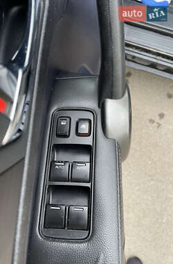 Позашляховик / Кросовер Honda CR-V 2011 в 