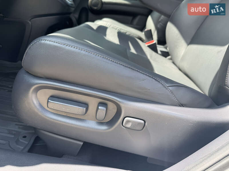 Внедорожник / Кроссовер Honda CR-V 2011 в Стрые