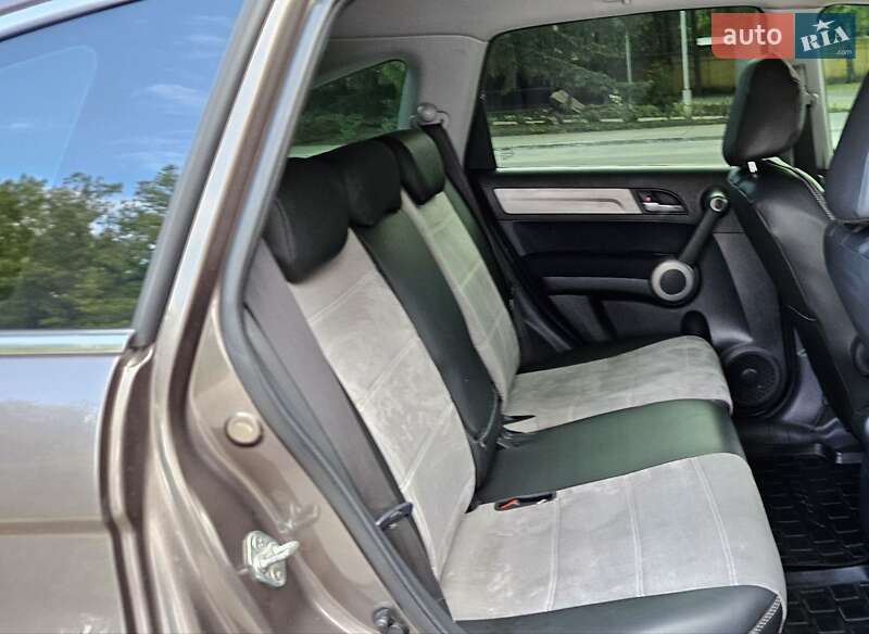 Внедорожник / Кроссовер Honda CR-V 2011 в Желтых Водах