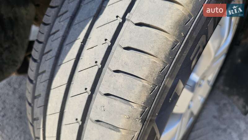 Позашляховик / Кросовер Honda CR-V 2006 в Острозі