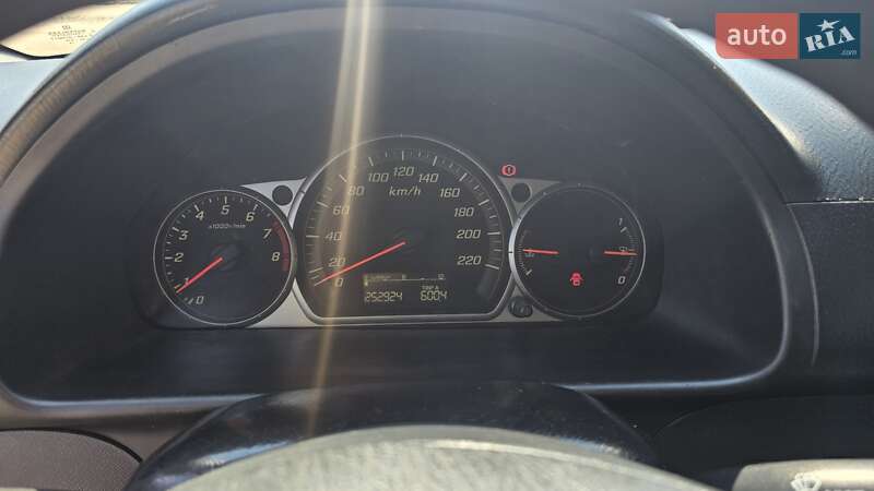 Позашляховик / Кросовер Honda CR-V 2006 в Острозі