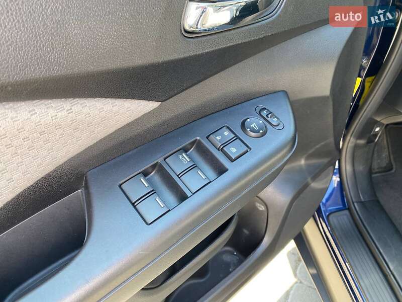 Внедорожник / Кроссовер Honda CR-V 2016 в Львове