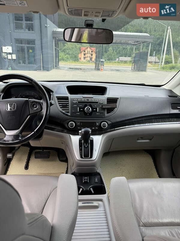 Внедорожник / Кроссовер Honda CR-V 2013 в Черновцах