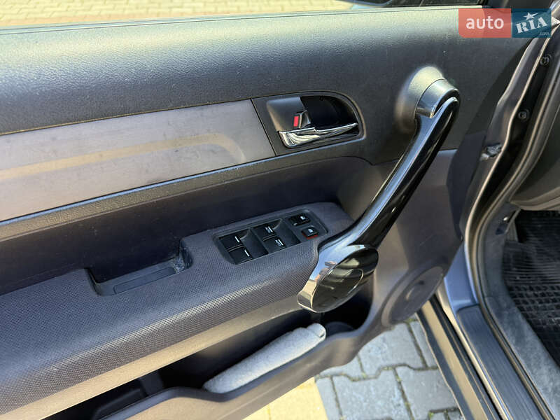 Внедорожник / Кроссовер Honda CR-V 2007 в Луцке