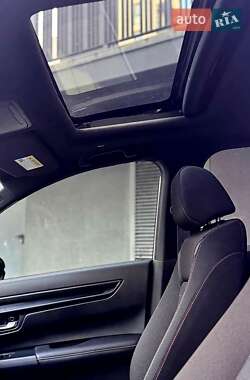 Позашляховик / Кросовер Honda CR-V 2023 в 