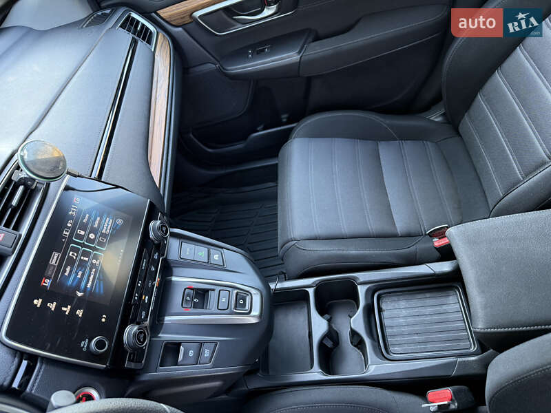 Внедорожник / Кроссовер Honda CR-V 2020 в Харькове