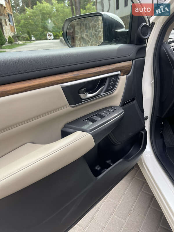 Внедорожник / Кроссовер Honda CR-V 2017 в Киеве