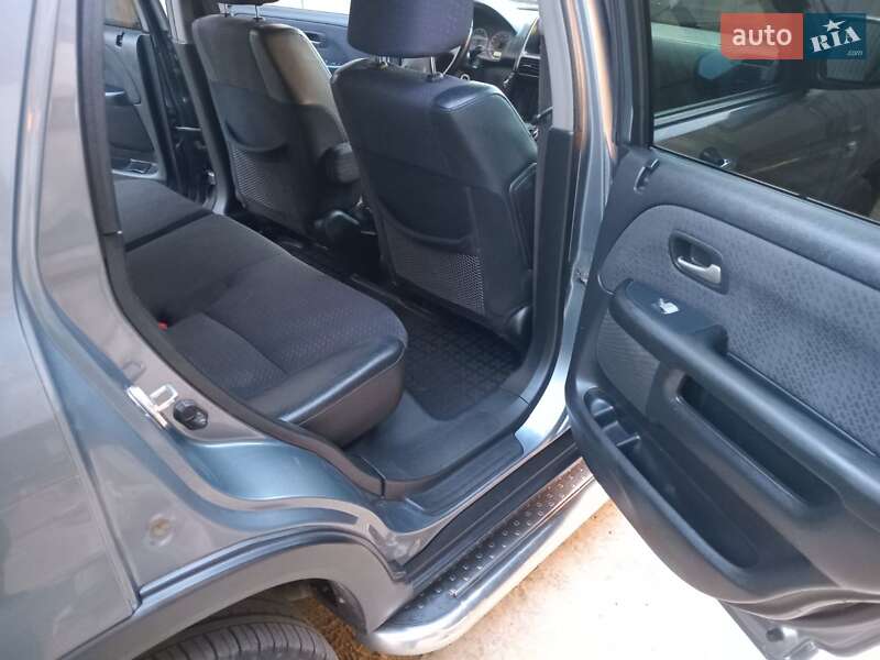 Позашляховик / Кросовер Honda CR-V 2004 в Полтаві