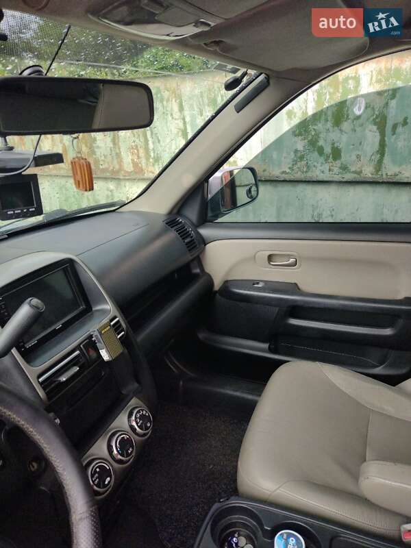 Позашляховик / Кросовер Honda CR-V 2004 в Києві