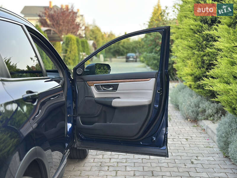 Внедорожник / Кроссовер Honda CR-V 2017 в Одессе