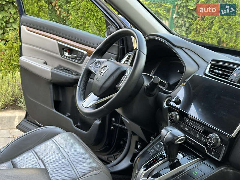 Внедорожник / Кроссовер Honda CR-V 2017 в Одессе