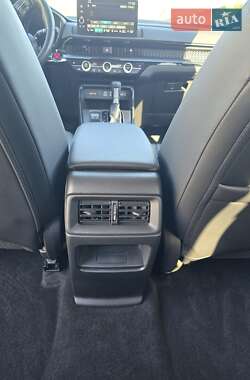 Внедорожник / Кроссовер Honda CR-V 2023 в 