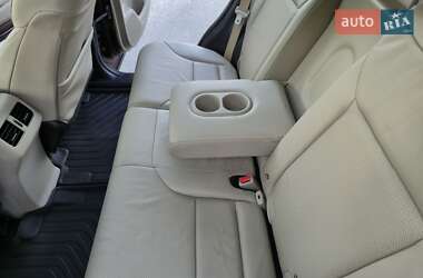 Позашляховик / Кросовер Honda CR-V 2013 в 
