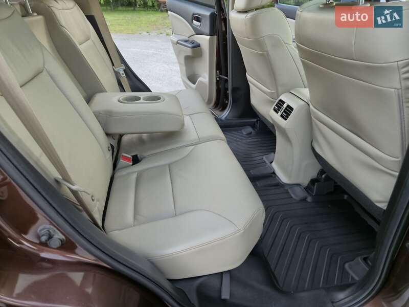 Внедорожник / Кроссовер Honda CR-V 2013 в Радивилове