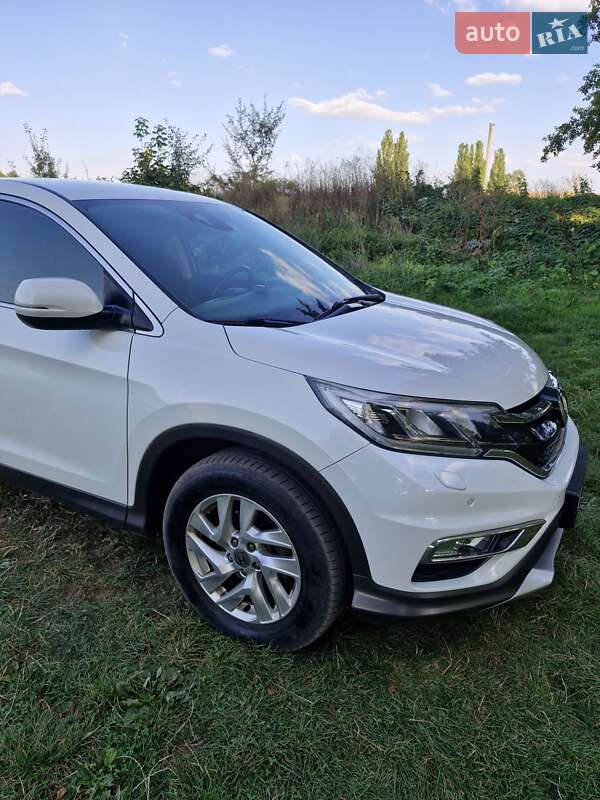 Внедорожник / Кроссовер Honda CR-V 2015 в Александровке