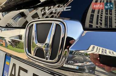 Внедорожник / Кроссовер Honda CR-V 2015 в 