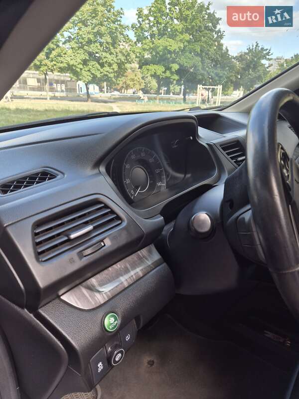 Позашляховик / Кросовер Honda CR-V 2014 в Києві