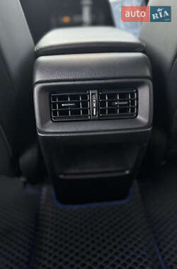 Внедорожник / Кроссовер Honda CR-V 2022 в 