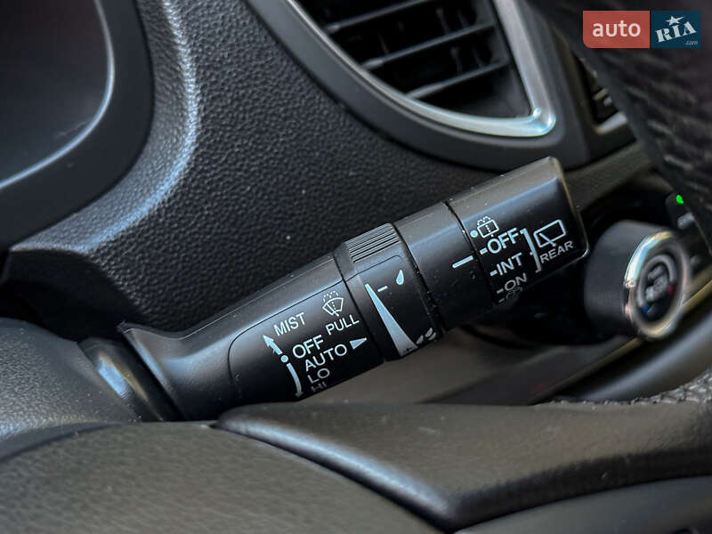 Внедорожник / Кроссовер Honda CR-V 2015 в Бродах