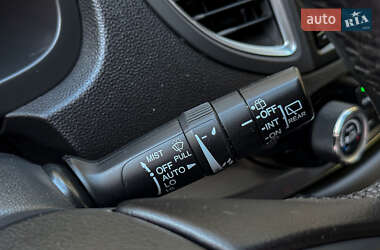 Внедорожник / Кроссовер Honda CR-V 2015 в 